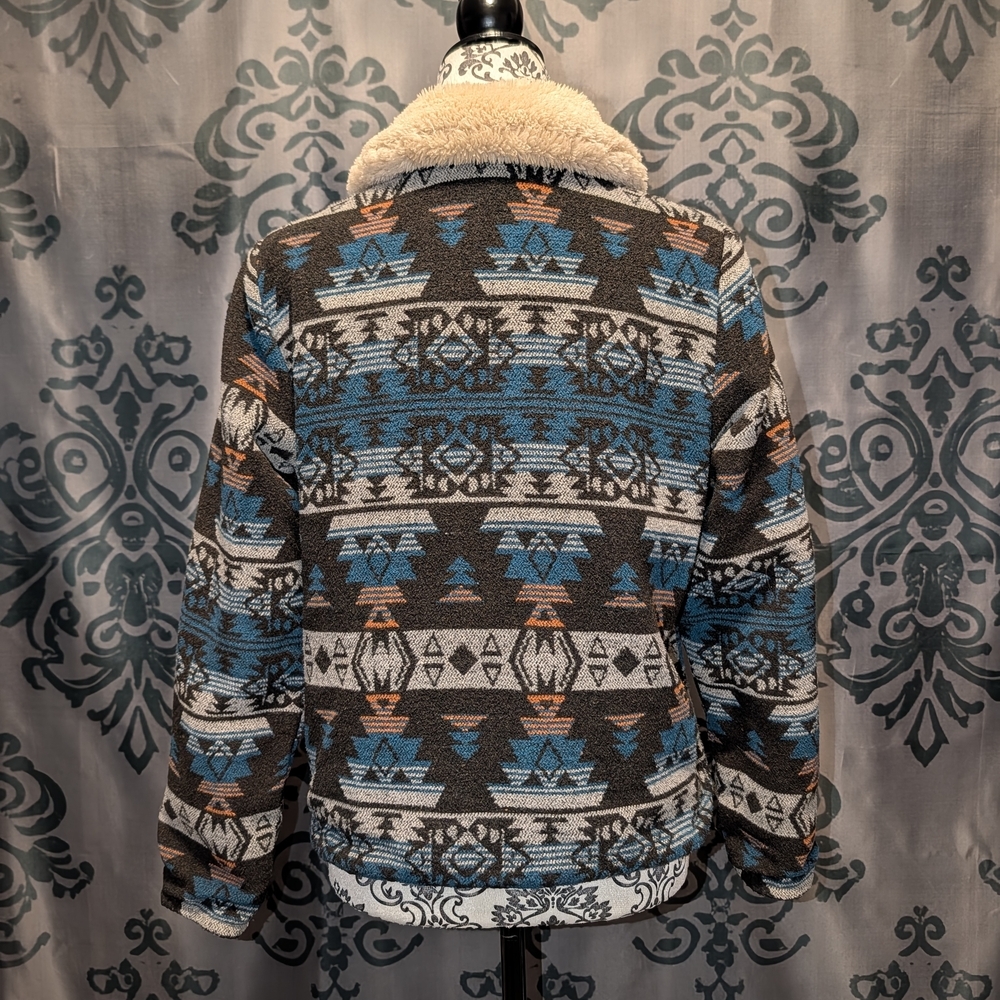 Idyllwind Reversible Sherpa Blanket Denim Jacket- Aztec/Medium Wash - Picture 4 of 7